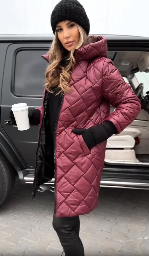 Luna | Elegant quilted down jacket with a hood